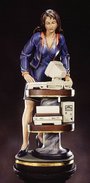 Donna al computer 
