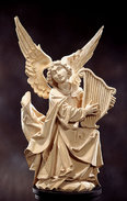 Kneeling Angel with harp 