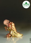 Kneeling King 