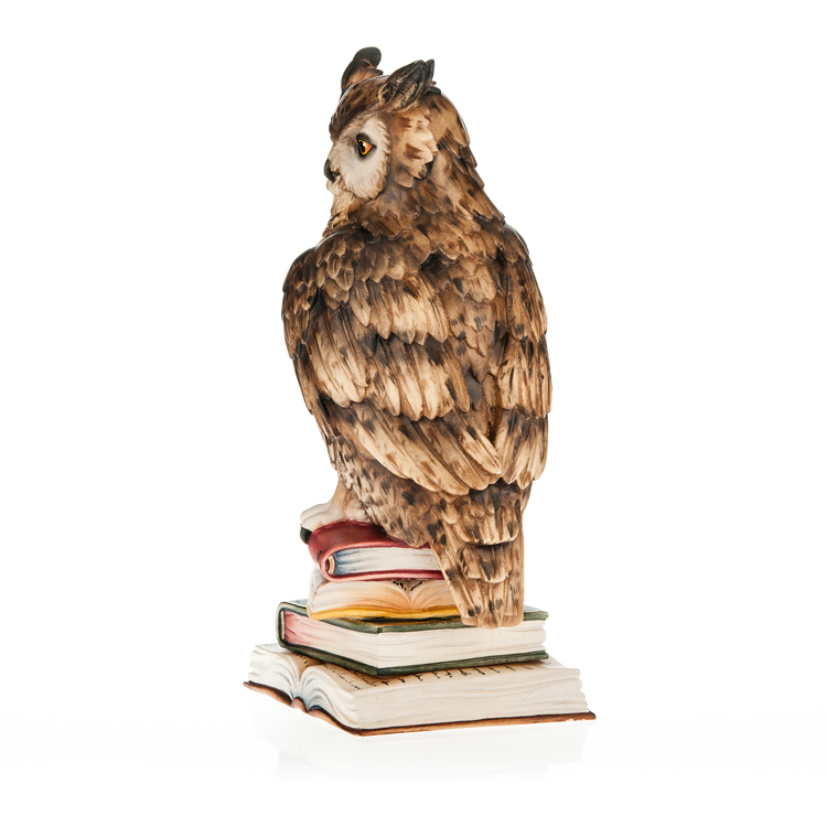 Owl on books - Woodcarvings Val Gardena