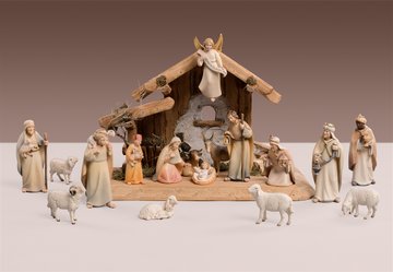 Familienstall Hl.Nacht + 17 Krippenfiguen Licht EI0540NSET18 (8 cm, lasiert)