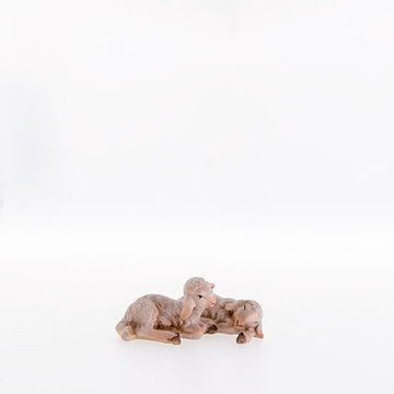 Couple of lambs lying down LE21284 (3,94", color)