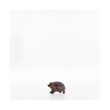 Igel nach oben schauend LE23059-A (8 cm, lasiert)