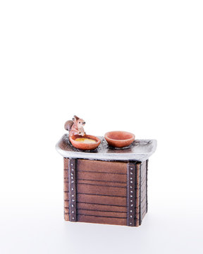 Tray with soups and squirrel LE10200-65A (8 cm, colore)