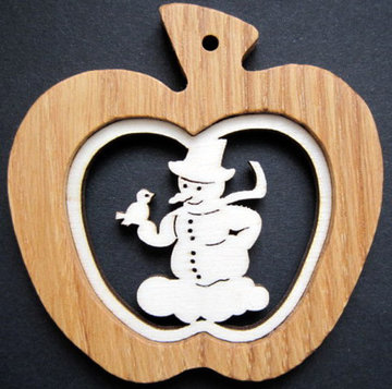 Apple with snowman 508615-007-5 (2,76", natural)